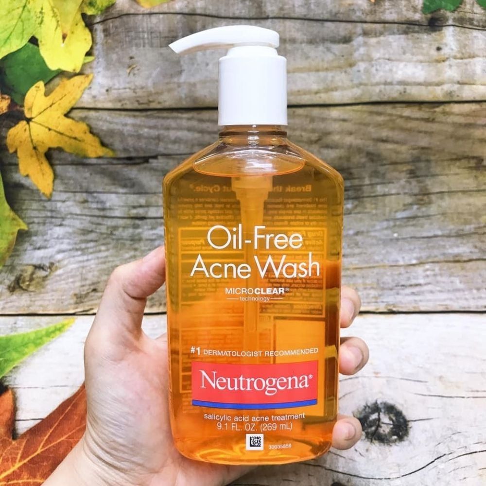 Sữa rửa mặt Neutrogena Oil-Free Acne Wash