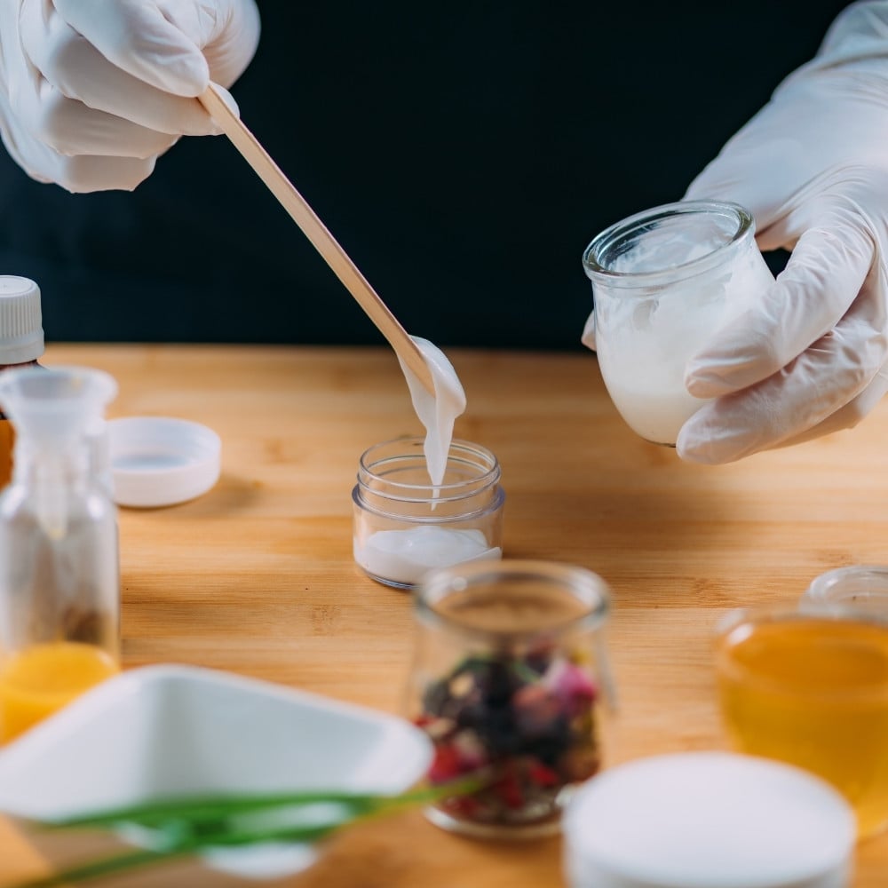 21.2 - thegioiskinfood.com - Các thành phần trong kem dưỡng bà bầu cần tránh