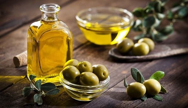 Dầu olive chứa nhiều chất chống oxy hóa có lợi cho da