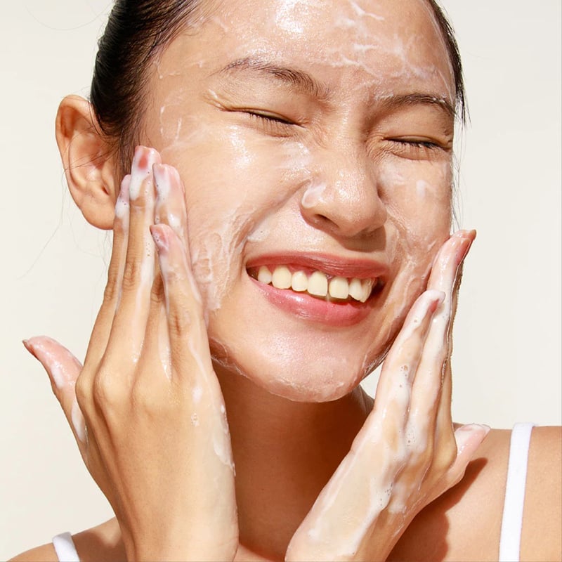 thegioiskinfood.com - sữa rửa mặt Cocoon Hau Giang Lotus Soothing Cleanser 140ml