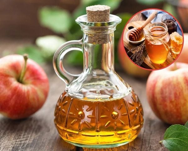 Mặt nạ mật ong và táo giúp dưỡng ẩm da