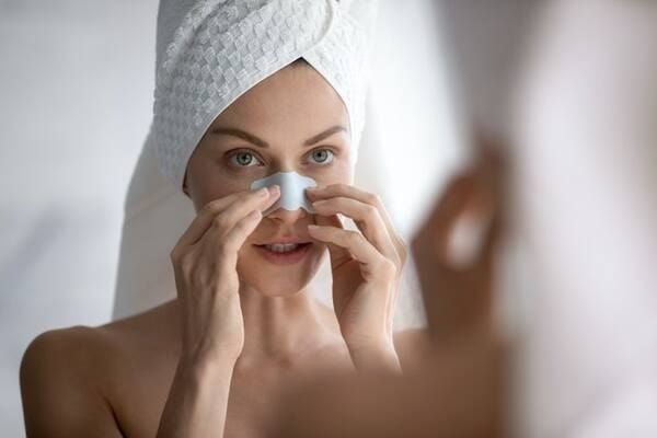 Miếng dán mụn giúp loại bỏ mụn và các tế bào chết trên da