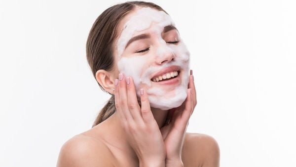 Sạch da, thông thoáng với sữa rửa mặt Acnes cho da dầu mụn