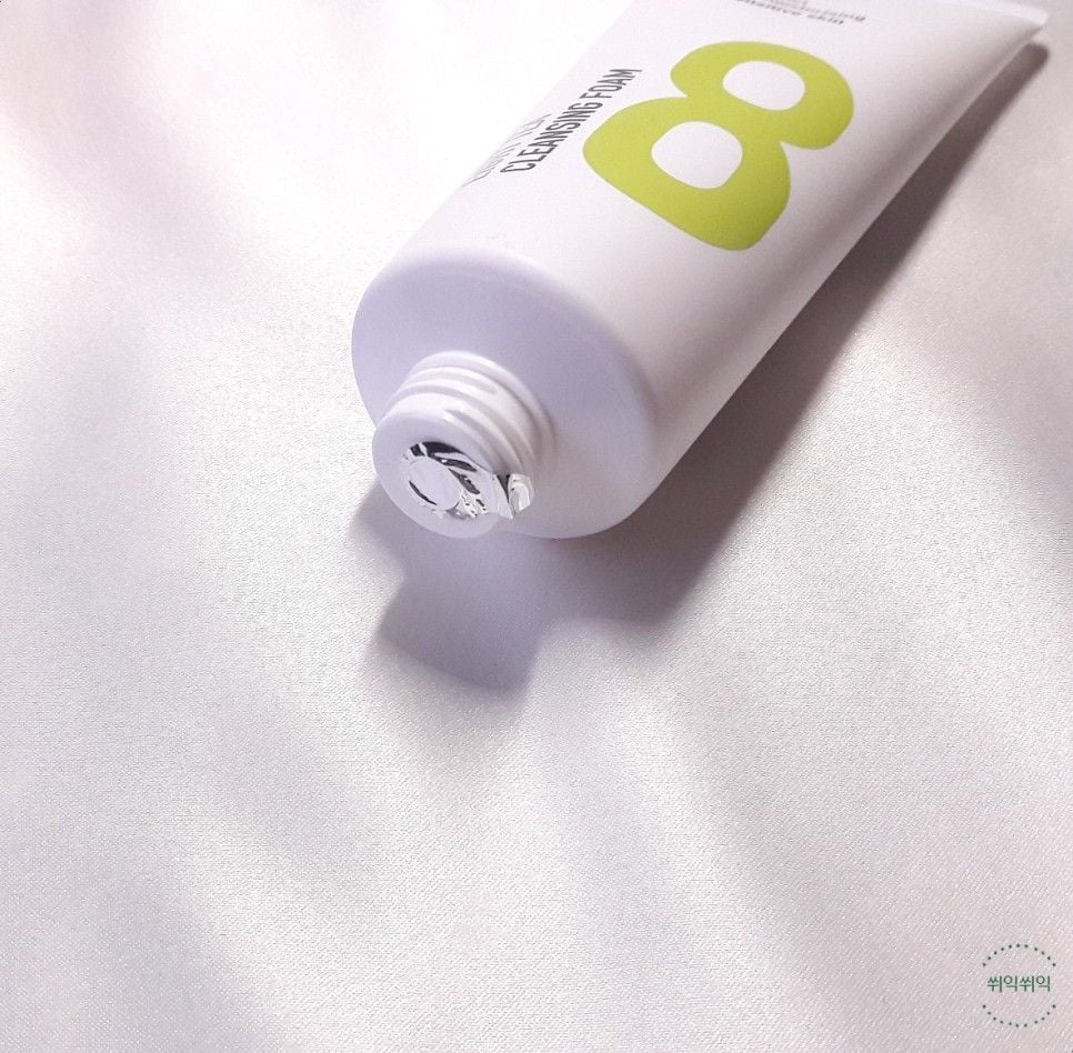 Sữa Rửa Mặt Chiết Xuất 8 Loại Trà B.O.M Eight Tea Cleansing Foam 150ml - THẾ GIỚI SKINFOOD