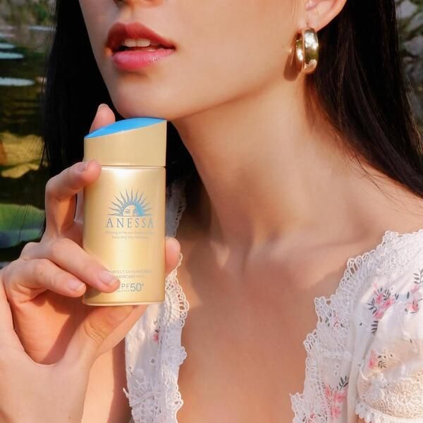 Sữa chống nắng Anessa Perfect UV Sunscreen Skincare Milk SPF50+ PA++++