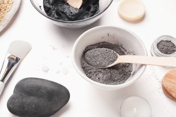 Than hoạt tính có công dụng đẩy lùi mụn hiệu quả