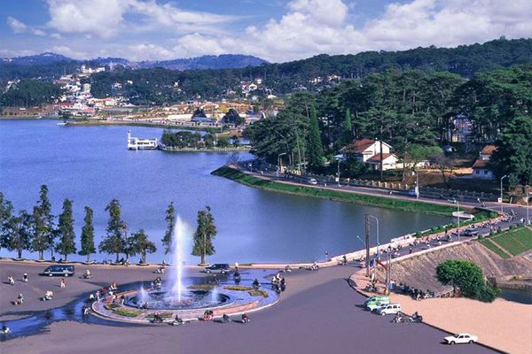 Xuan Huong Lake