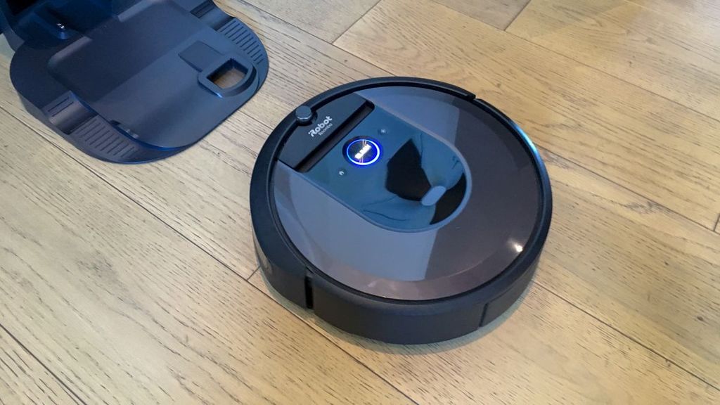 Máy hút bụi tự động iRobot Roomba i7