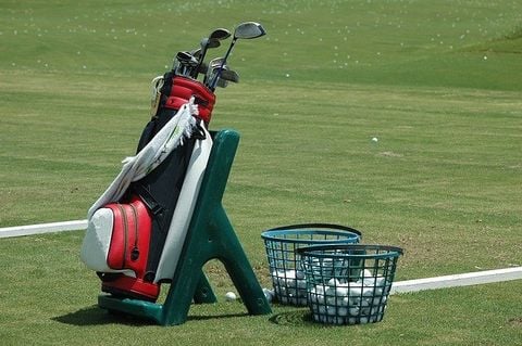 4 lưu ý khi chọn mua túi gậy golf cũ cho người mới chơi