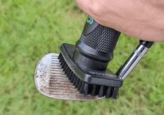 vệ sinh rãnh gậy golf bị bẩn