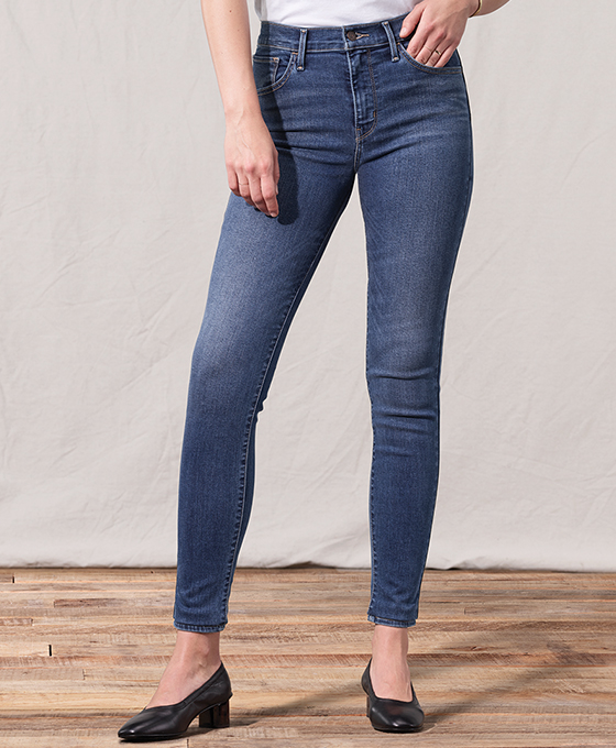 SUPER SKINNY LEG 720 HIGH-RISE SUPER SKINNY • Cạp cao • Ôm từ hông đến đùi • Ống quần dưới bó sát