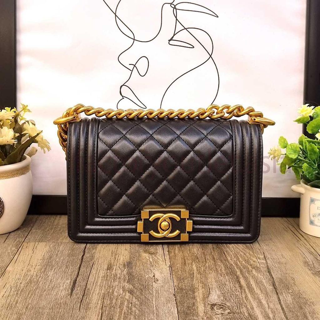 Túi Đeo Chéo Chanel Boy Lambskin Đen