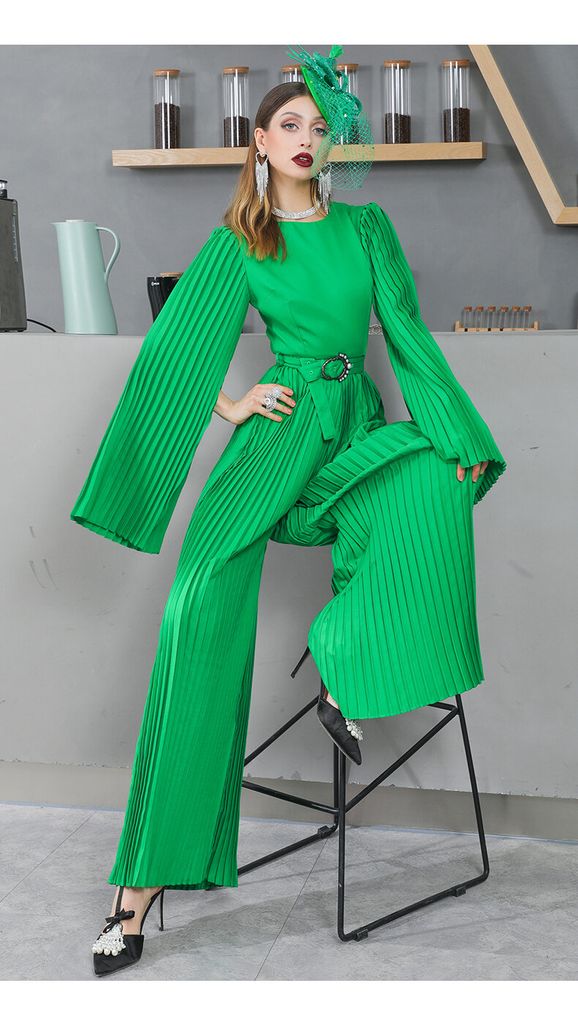 10 bộ jumpsuit giúp việc mặc đẹp đơn giản hơn