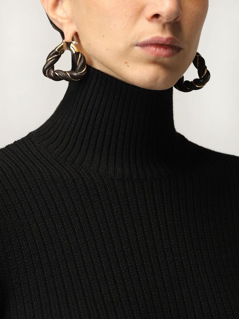 Trang sức Bottega Veneta hàng đầu đáng đầu tư