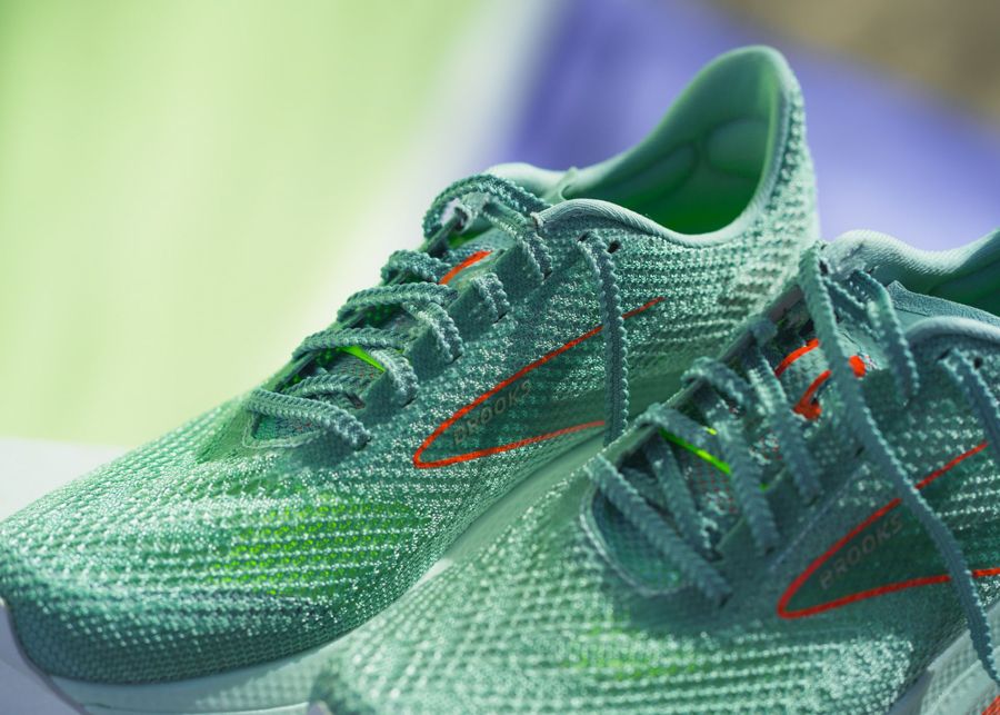 Brooks Hyperion Elite 3 - xu hướng giày 2022