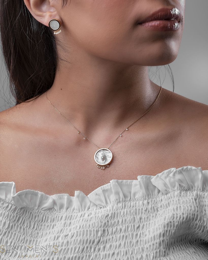 Về chất liệu óng ánh Mother of Pearl P2
