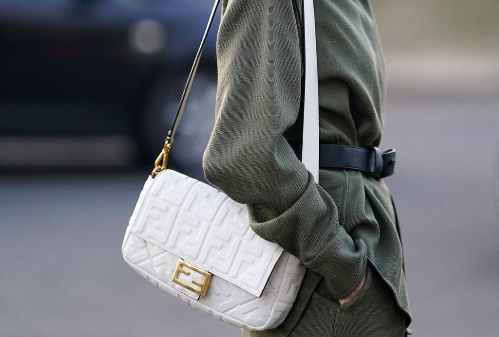 Túi Xách Fendi Baguette Trở Lại Đầy Ngoạn Mục