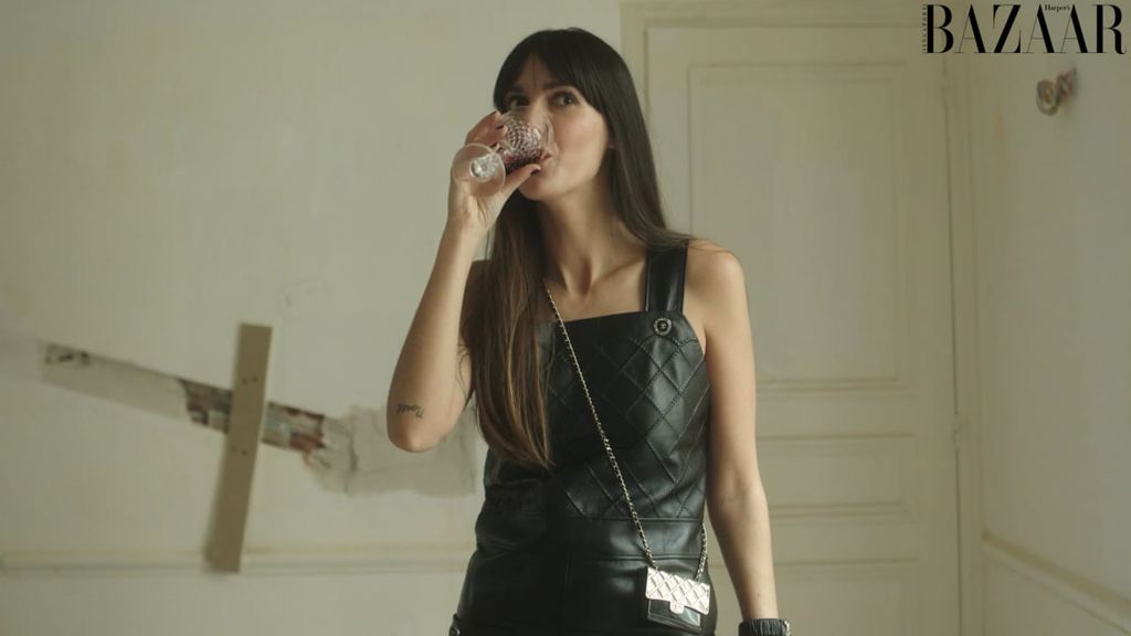 Chanel SS22 theo phong cách Paris cùng Leia Sfez