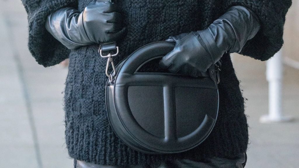 The Circle: Kiểu dáng túi mới của Telfar