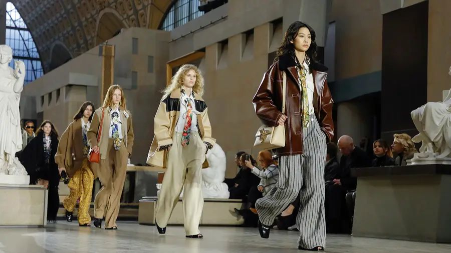 Tìm hiểu Ghesquière của LV Fall Winter 2022