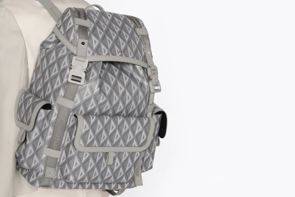 Review thiết kế Dior Hit The Road Backpack