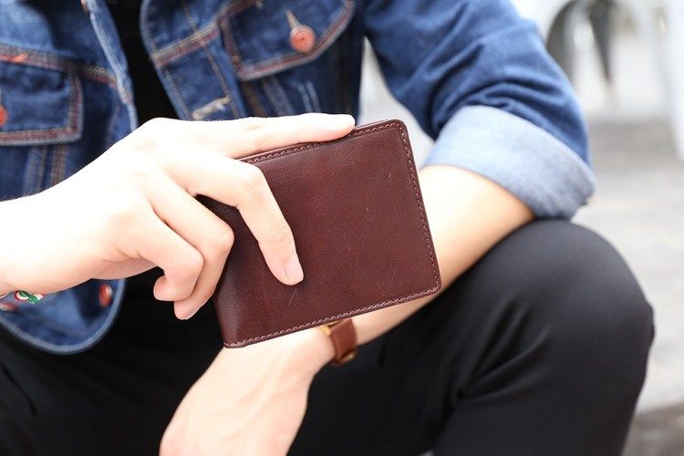 Khi Nào Nên Thay Ví Da Mới