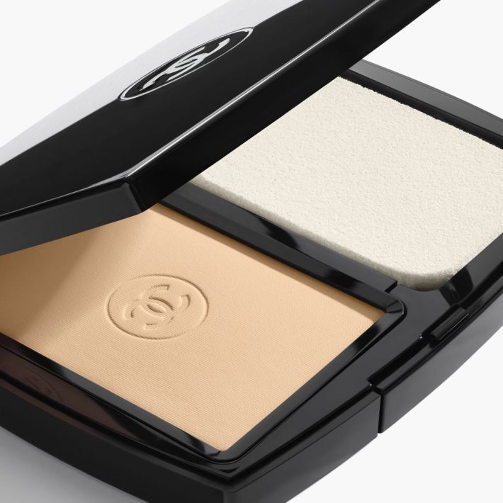 CHANEL ULTRA LE TEINT FLAWLESS FINISH COMPACT FOUNDATION SHADE BR22  Ibu  Dandan Store