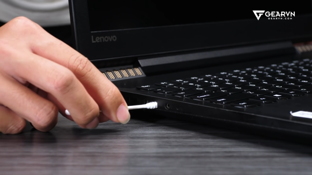 GEARVN Có nên tự vệ sinh laptop tại nhà hay không