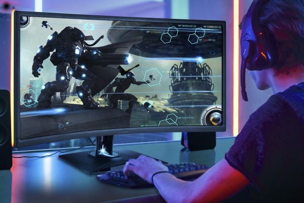 GEARVN - Vì sao không thể dùng Tivi thay thế màn hình máy tính?