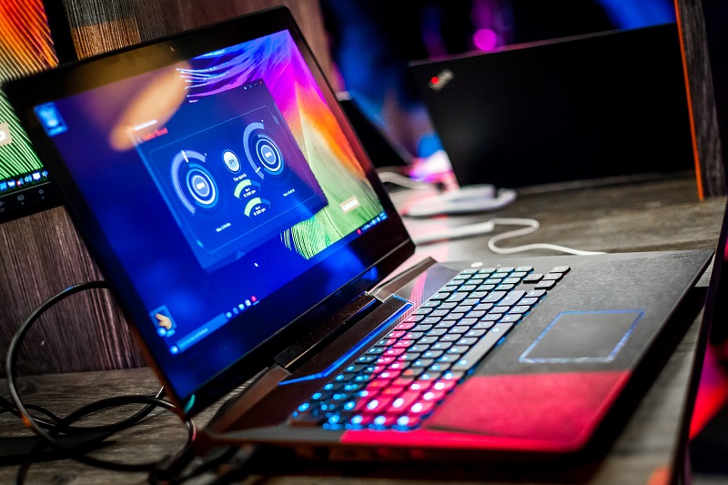 Hướng dẫn chọn mua laptop gaming cho người mới  năm 2021
