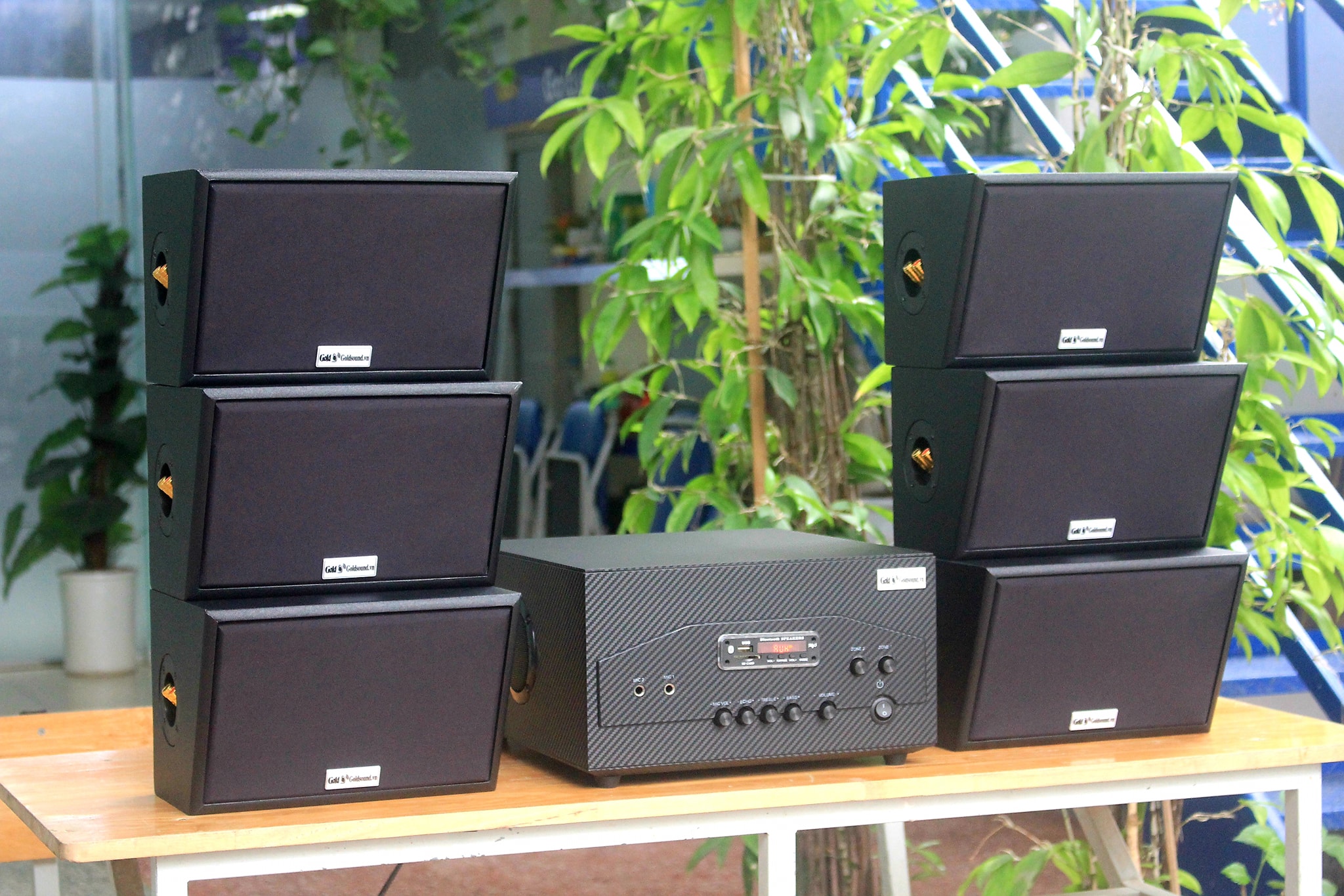 Loa nhà hàng loa cafe LOA V50NT LẮP NGOÀI TRỜI SÂN VƯỜN