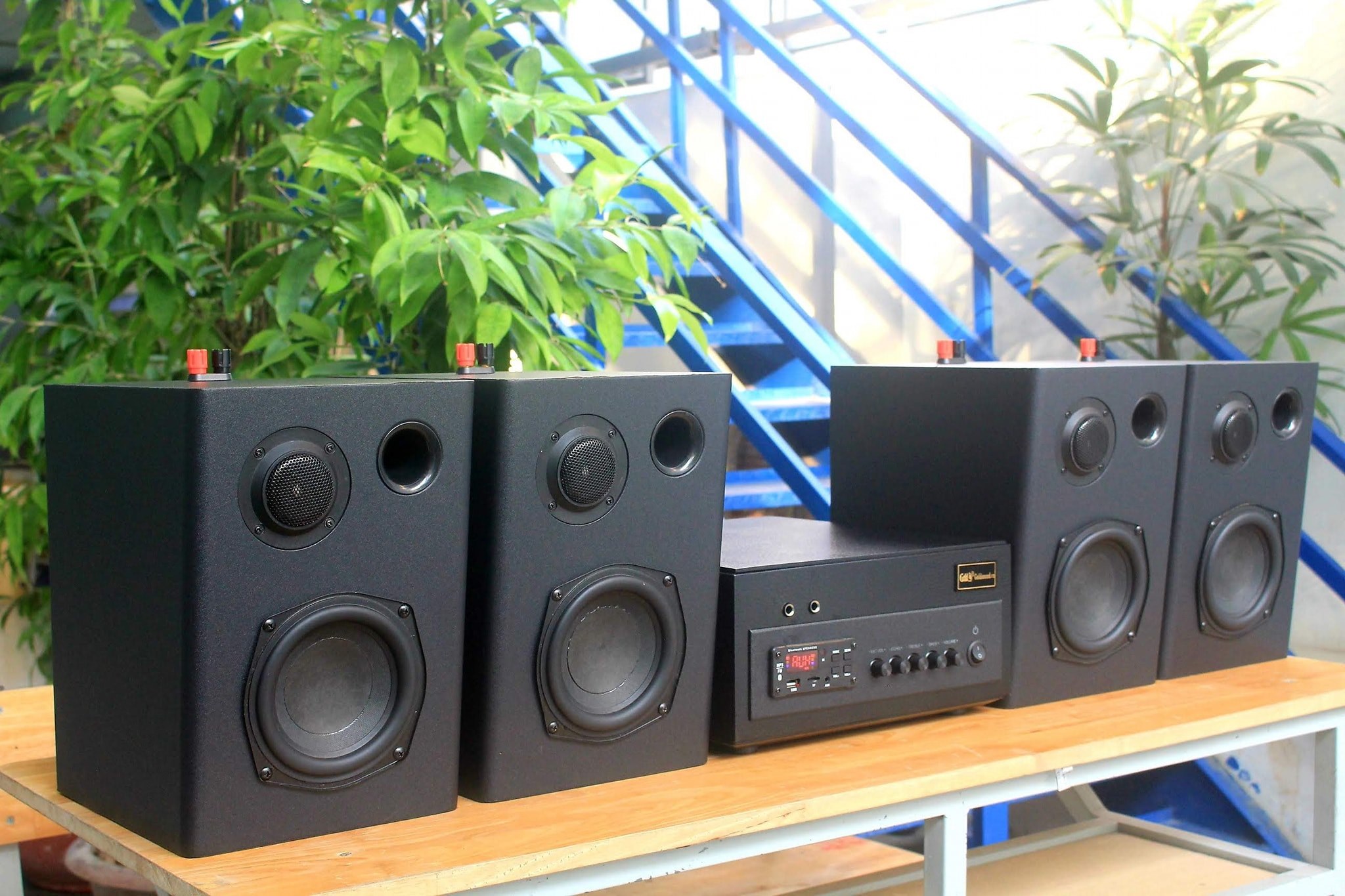 Loa nhà hàng, loa cafe: XẢ KHO 4 Dàn âm thanh CAFE V130NT ngoài trời, V49, V25NT, V35