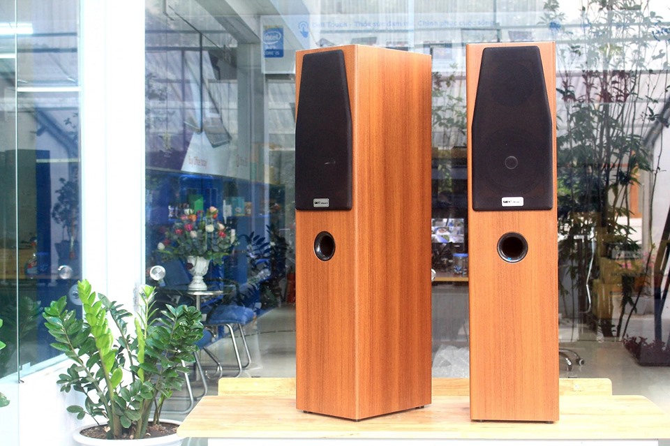 Thanh lý loa karaoke gia đình W250 đã tích hợp âm ly