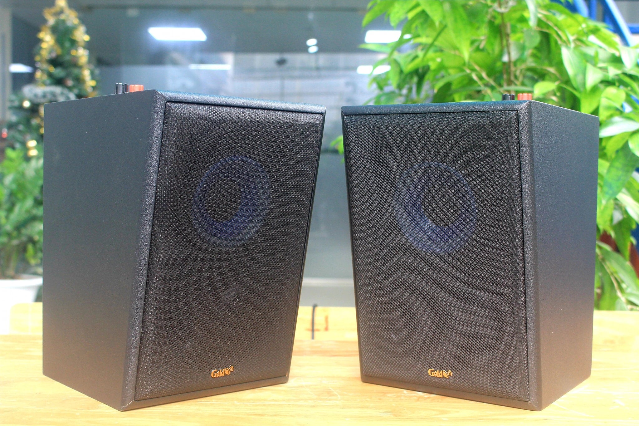 Thanh lý loa hàng trưng bày