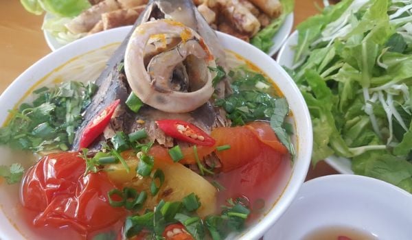 Thưởng thức món bún cá ngừ Nha Trang cùng cả gia đình