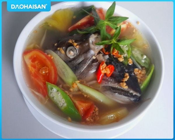 Cách thực hiện món đầu cá hồi nấu canh chua thơm ngon