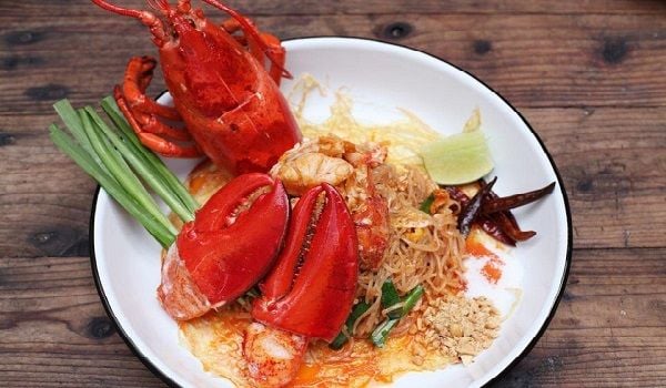 Tôm hùm sốt bơ cà chua đẹp mắt ngon khó cưỡng