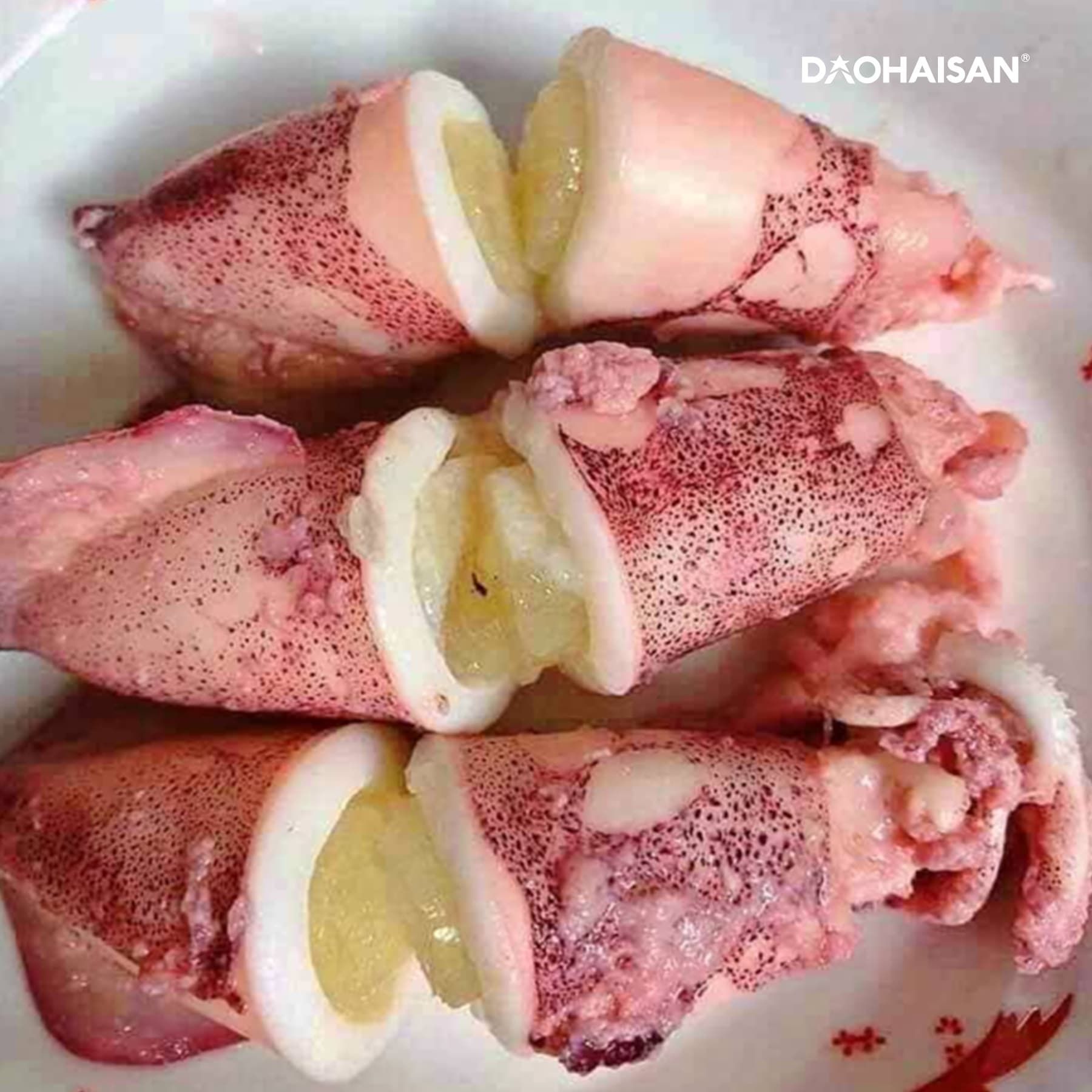 Mực ống trứng khi luộc lên tươi ngon trứng mọng nước