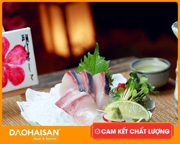 Sử dụng hoa tía tô ăn kèm Sashimi