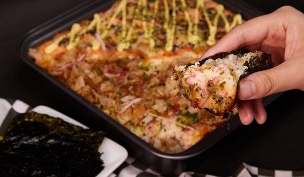 Salmon Sushi Bake lạ miệng tăng sự đa dạng cho bữa ăn gia đình.