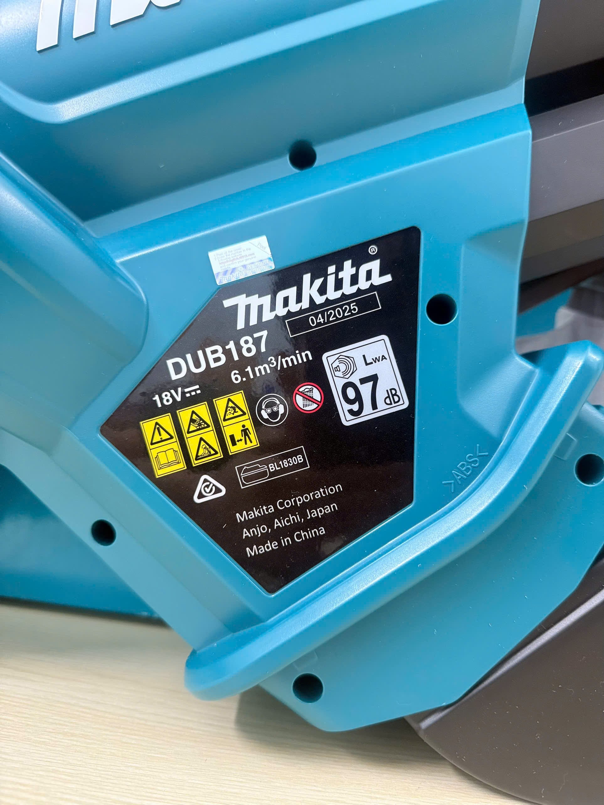 Makita DUB187Z giá tốt tại Minh Triết