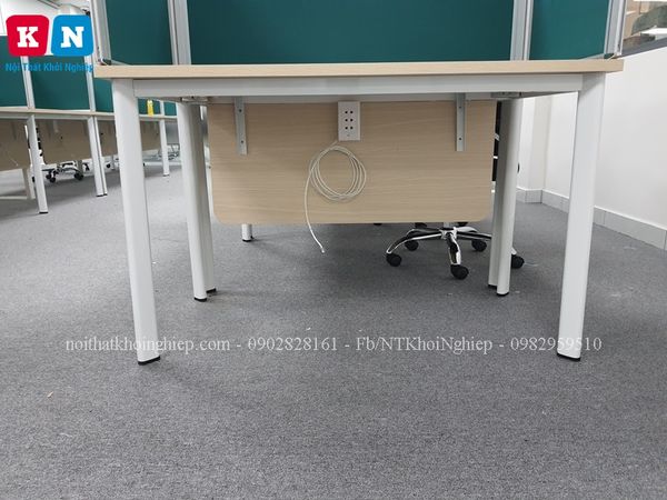 thi công điện cho bàn làm việc văn phòng