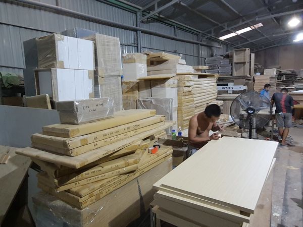 sản xuất bàn ghế văn phòng