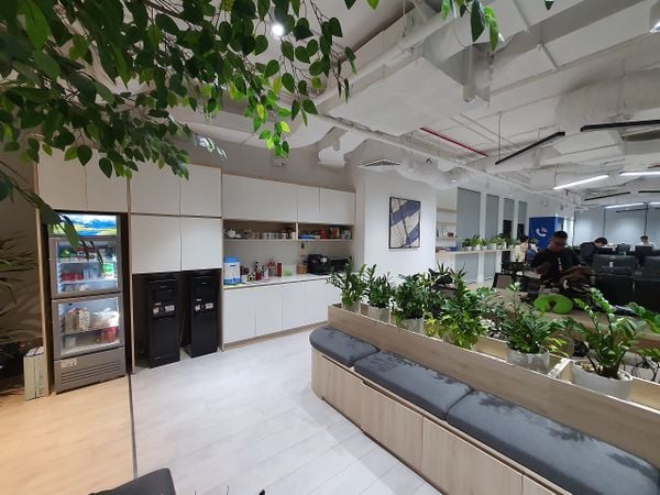 cách sắp xếp bàn làm việc văn phòng