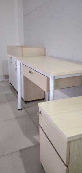 hộc ngăn kéo ngay bụng