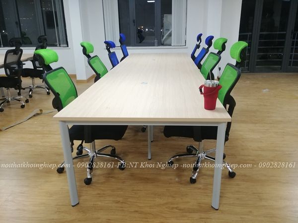 bàn làm việc nhóm chân sắt