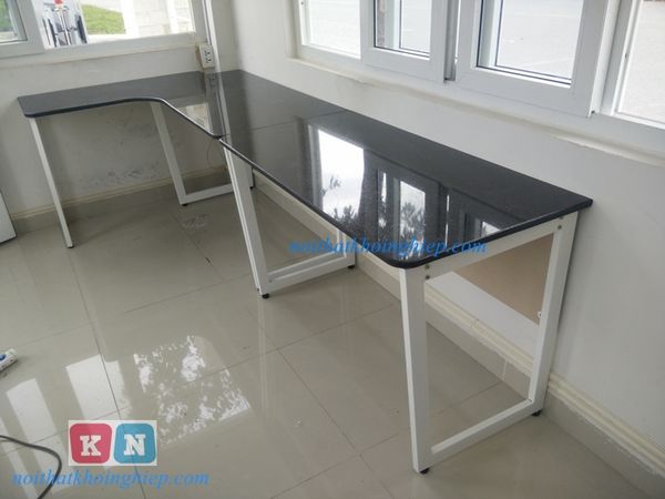 bàn làm việc phòng bảo vệ khu công nghiệp
