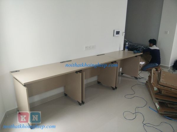 kieu ban ghe van phong dien tich nho