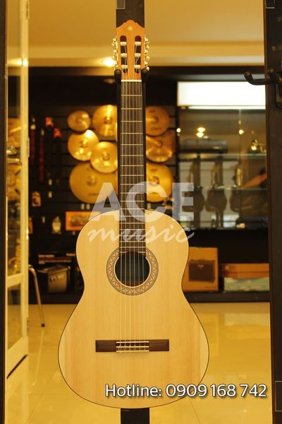 Khuyến mãi đàn guitar cổ điển Yamaha C40M classic giá tốt nhất