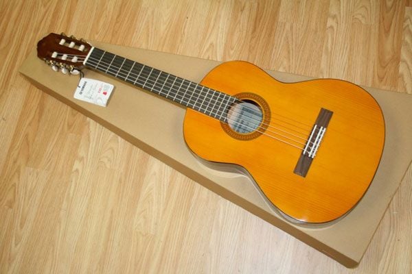 https://file.hstatic.net/1000041383/file/dan-guitar-yamaha-co-dien-cgs-102a-gia-ban_grande.jpg